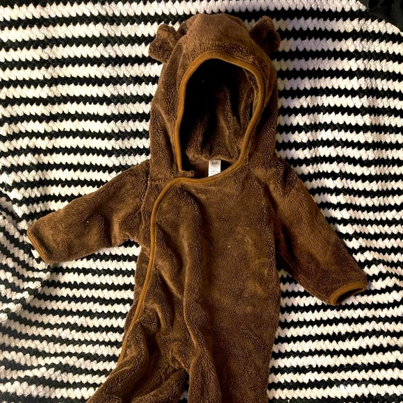 Super cute Bear Onesie - Picture 1 of 3